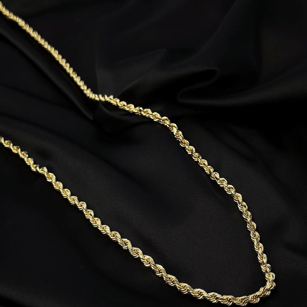 Diamond cut rope chain